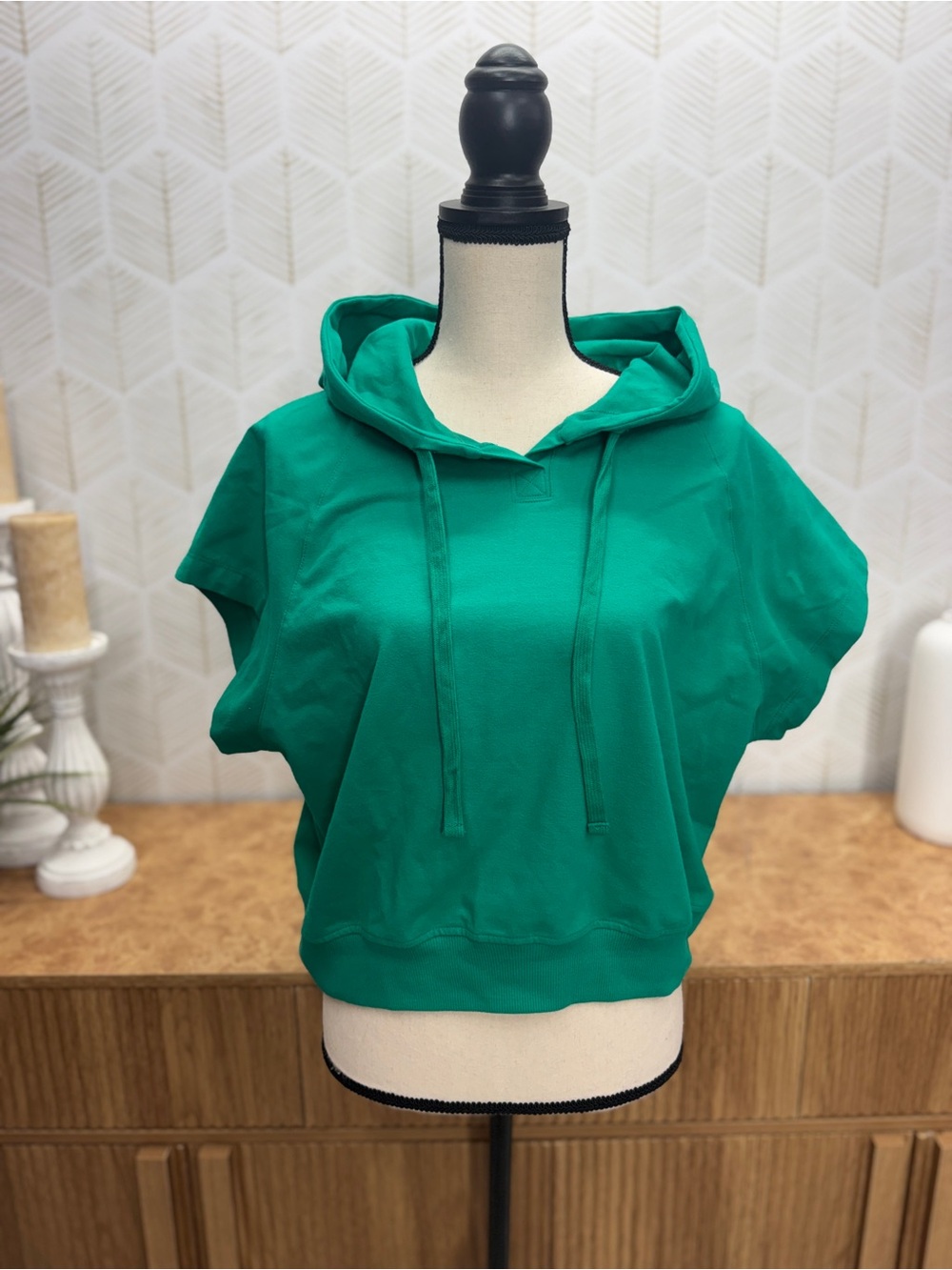 Women’s Green Short-Sleeve Hoodie Sweatshirt